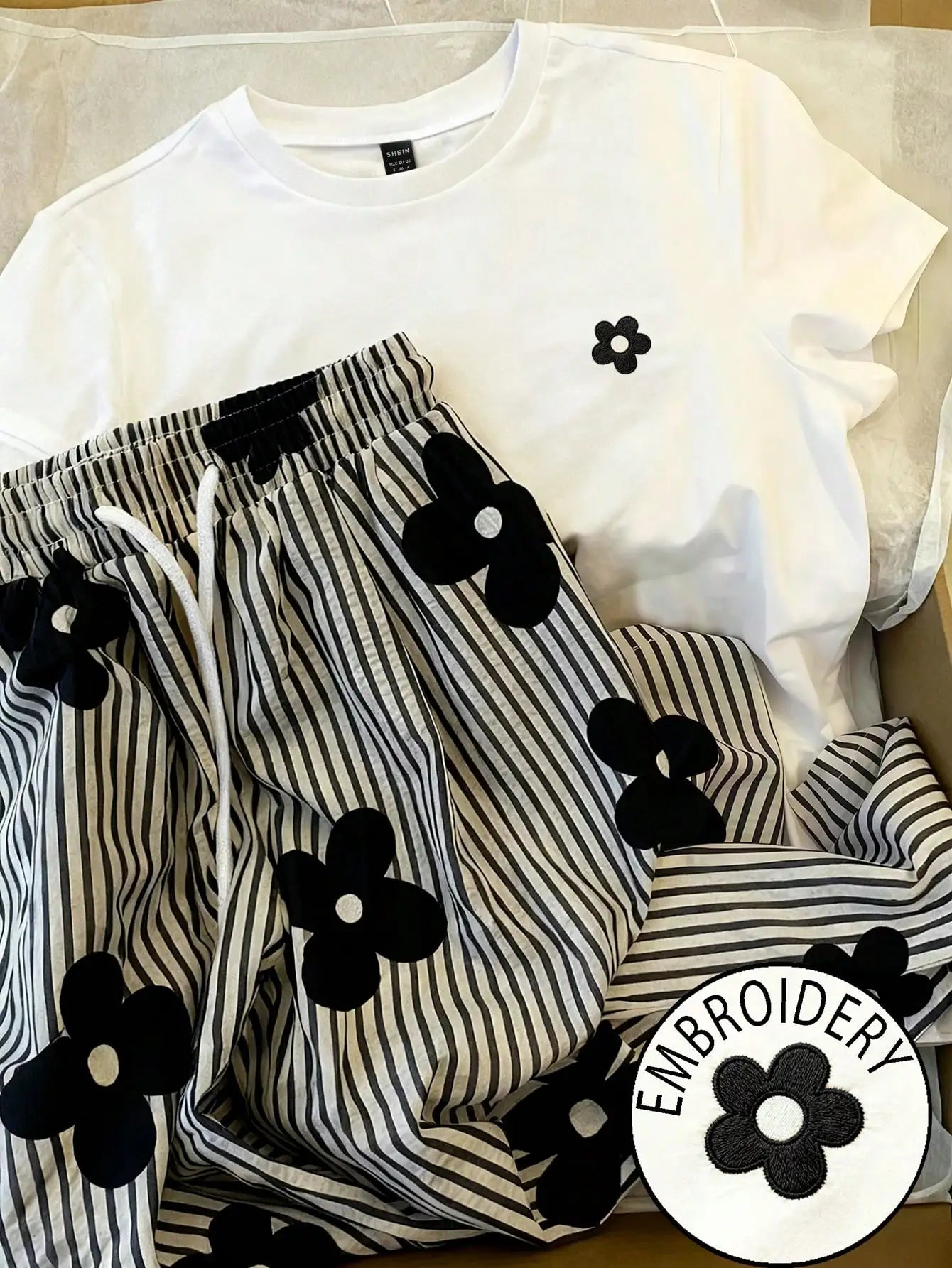 INAWLY Women's Heart Print Round Neck Short Sleeve T-Shirt And Drawstring Waist Striped Pants Casual Suit