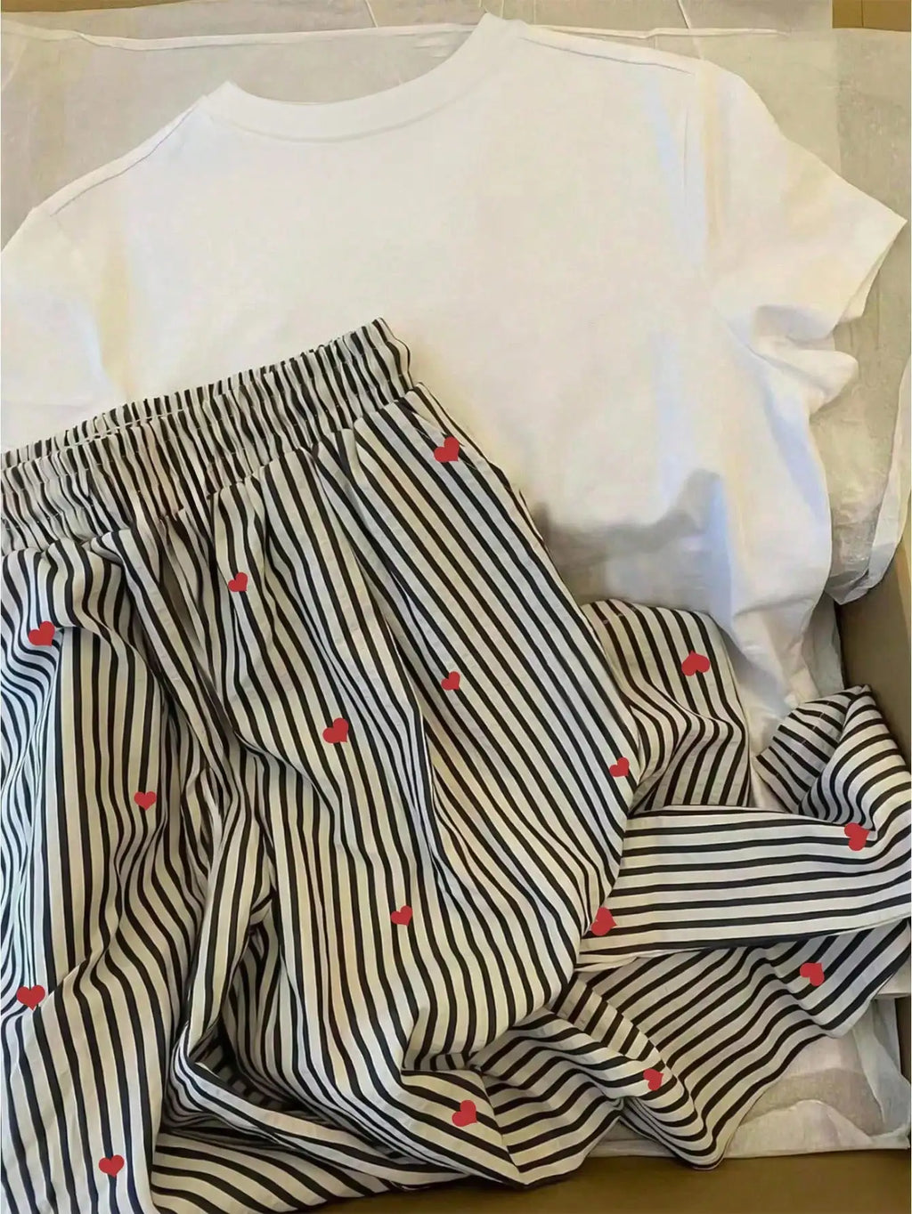 INAWLY Women's Heart Print Round Neck Short Sleeve T-Shirt And Drawstring Waist Striped Pants Casual Suit